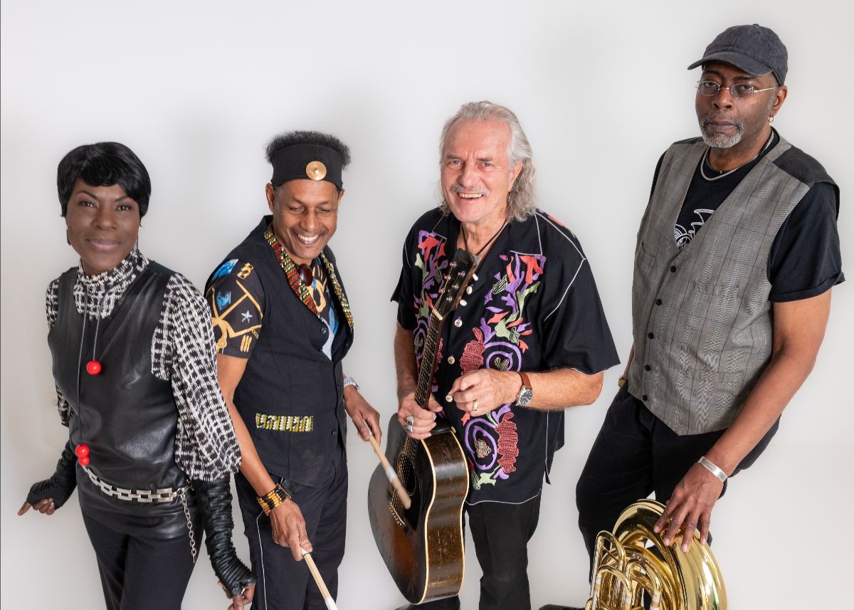 Hans-Theessink-Blue-Groove-c-ola-queen